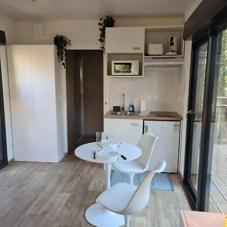 Le Cube Apartment Sommieres Exterior photo